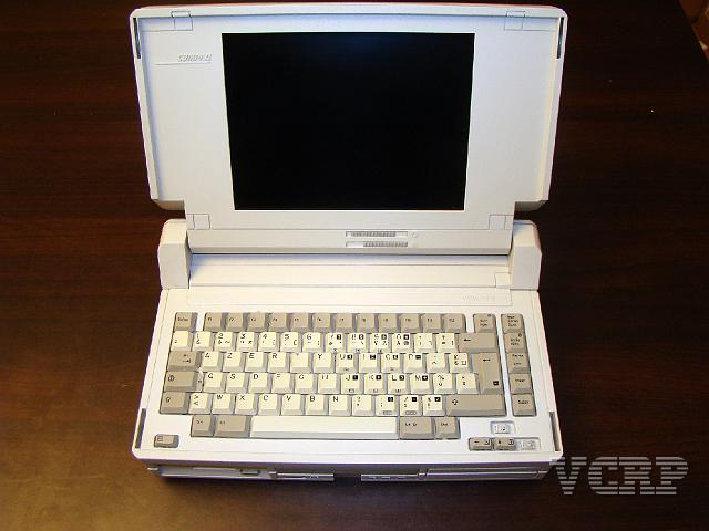 DSC01908.JPG - L'ecran LCD est de type VGA, Le clavier est détachable